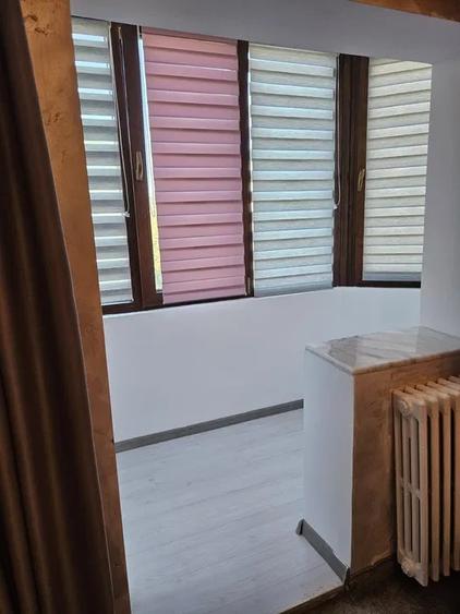 Apartament 2 camere decomandate zona Trocadero