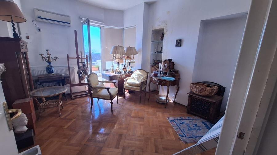 Apartament tip penthouse 40mp terasa 5 camere 200mp utili