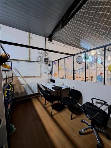 Spatiu comercial tip Hala, 300 mp utili, situat in cartierul Intre Lacuri!
