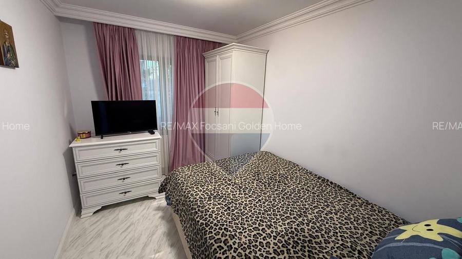 Apartament 4 camere de închiriat zonă centrală