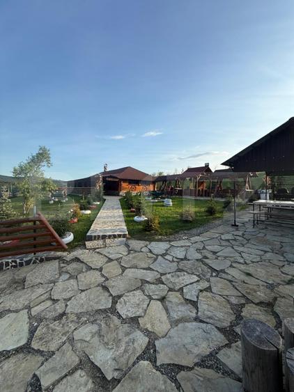 Cabana din lemn rotund, 2 camere, 140 mp, teren 2800 mp, Paltinoasa