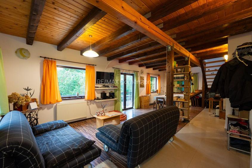 Casă de vânzare cu teren 2.340 mp și pârâu propriu — Bălilești, Argeș - 3