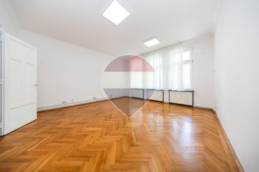 Resedinta istorica de inchiriat | 9 camere | Zona Istorica Brasov