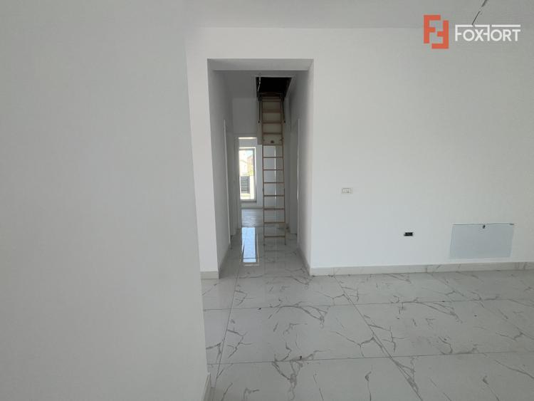 Duplex cu 4 camere si teren de 250 mp - Mosnita Noua