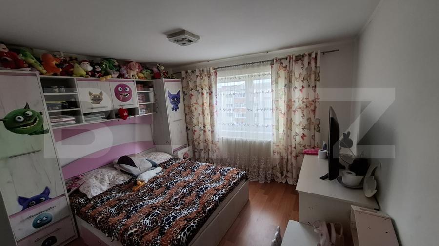 Apartament 3 camere decomandat, etaj 4, balcon, izolat – M11
