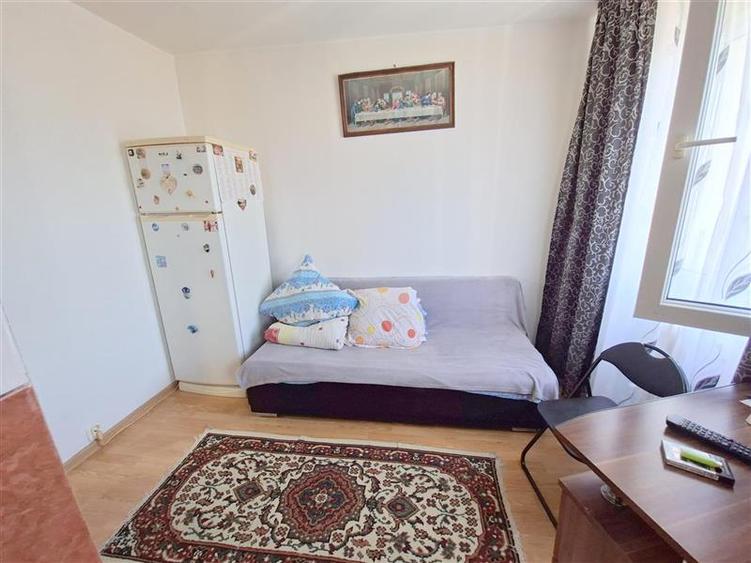 Apartament 3 camere, renovat, mobilat si utilat, zona Cora