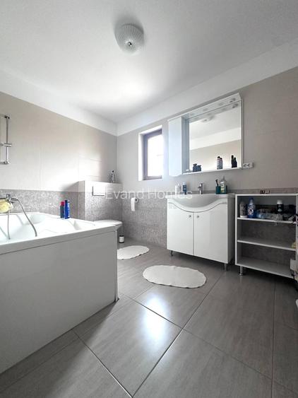 Duplex cu piscina- 4 camere si 2 bai - zona foarte buna- Mosnita Noua - 13