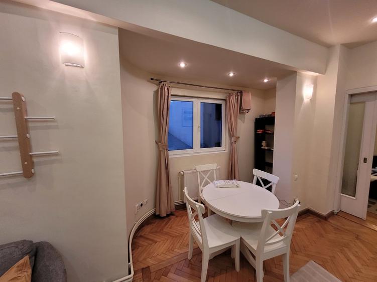 Închiriez apartament 2 camere, [zona parc Cismigiu, hotel Veneția]