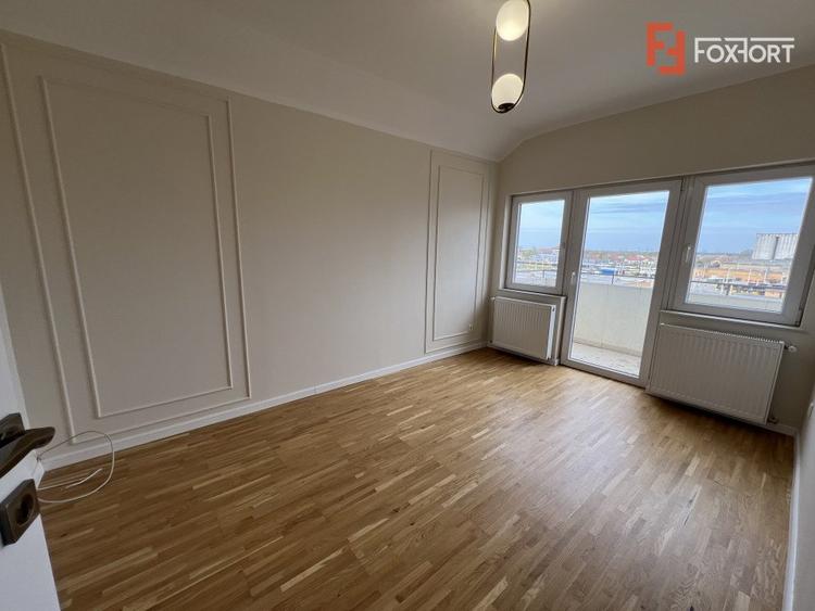 Apartament cu 3 camere, de vanzare, zona Dambovita