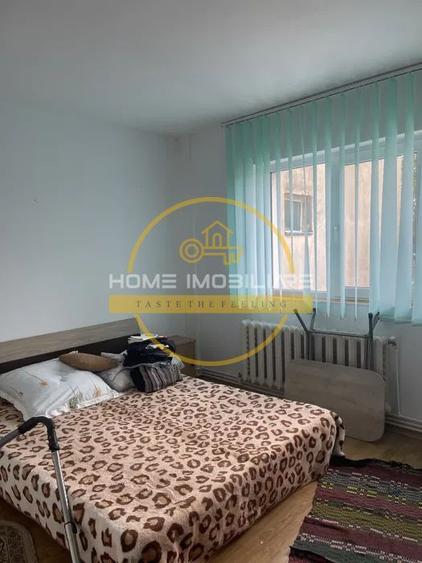 Apartament cu 3 camere/ semi-decomandat/ 70 mp/ zona Zimbru