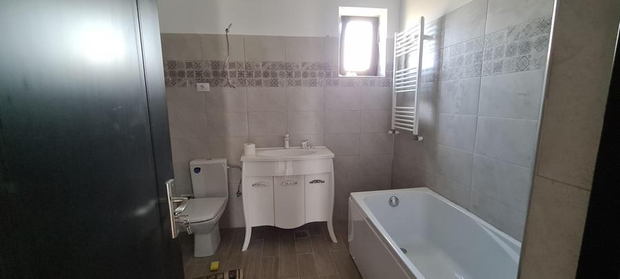 Casa la sol situata in Catamarasti Deal , la cheie