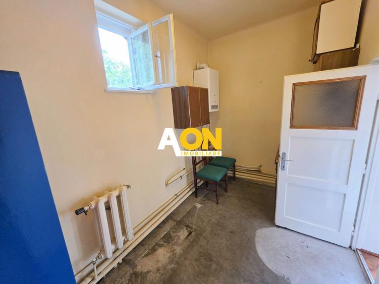 Casa 4 camere, 2 garaje, 652 mp teren, zona exclusivista, Cetate
