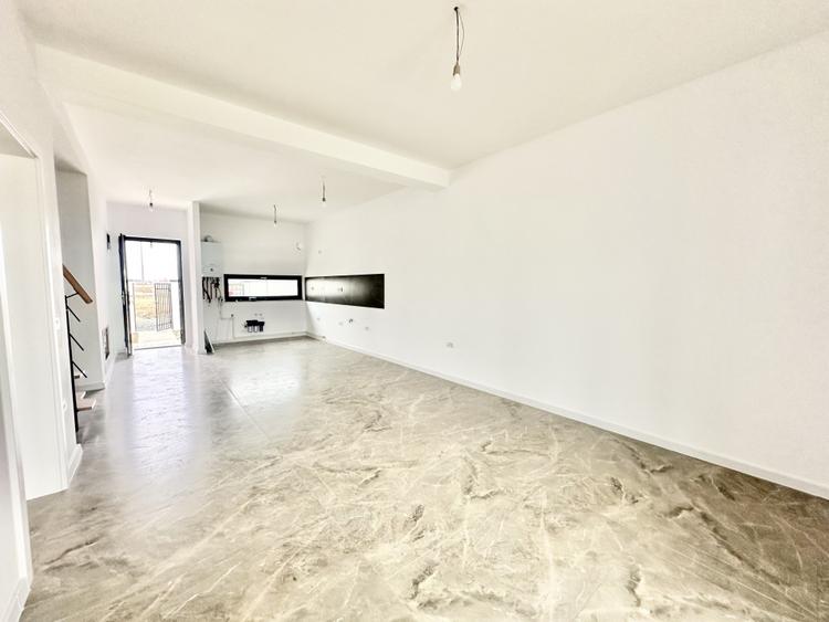 Duplex cu mansarda - 3 camere - Teren 275 mp - Mosnita