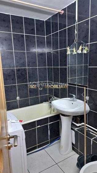 2 Camere de vanzare | Mosilor | Metrou | etaj 1 | Bloc 1986 Izolat |