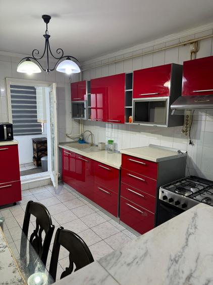 Apartament cu 3 camere, zona Pacurari - Arcu