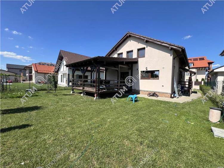 Casa individuala cu 4 camere terasa si teren 500 mp in Sura Mica Sibiu