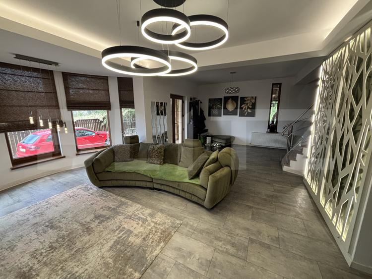 Casa de vanzare cu 4 camere, cartier Bradet