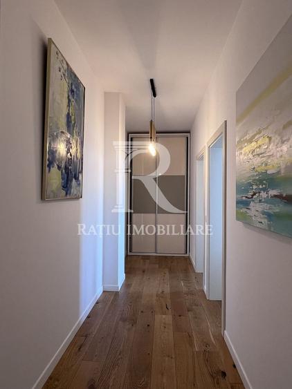 Penthouse cu Design Eclectic | Central | Panoramă Unică | Oradea