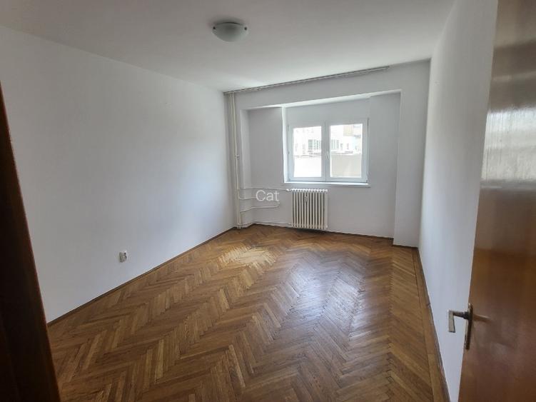 ION MIHALACHE PIATA 1 MAI  4 camere spatios  zugravit 3 balcoane inchise - 2