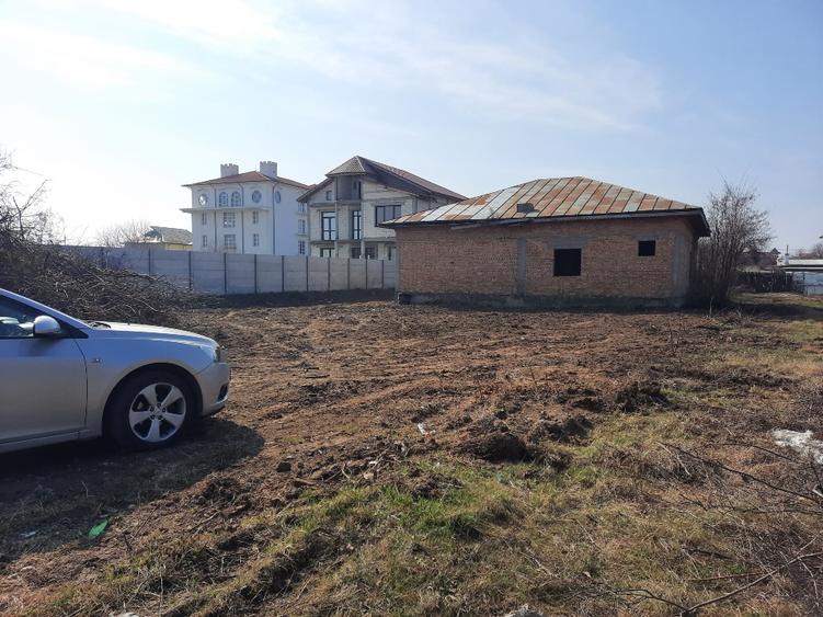 Teren +Casa de vanzare