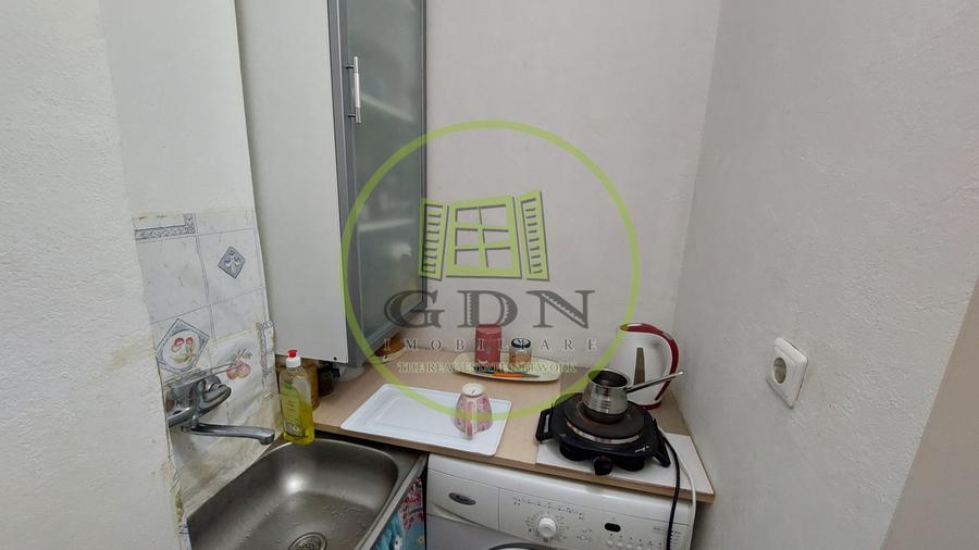 Garsoniera decomandata, etajul 8, Calea Bucuresti zona Rotonda