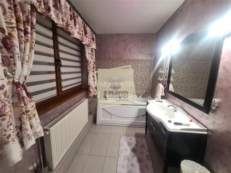 Casa 8 camere 6 bai 450 mp teren in zona Terezian - 18