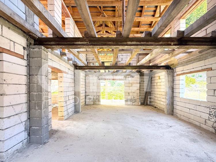 Casa la rosu de 304 mp utili, in Baita,Maramure-colț de rai într-o zonă retrasă - 3