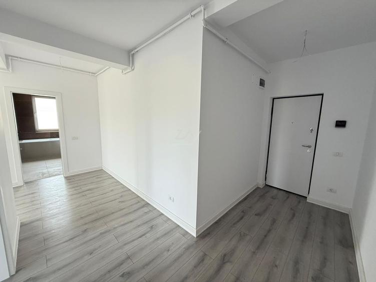 Gradina proprie 79 mp. 2 locuri de parcare. Finisaje la alegere.