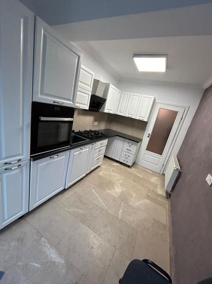 Apartament 2 camere si curte Damaroaia