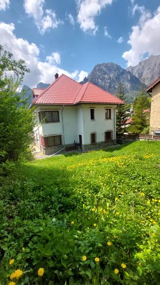 VILA D+P+E DE VANZARE IN BUSTENI, ZONA VALEA ALBA