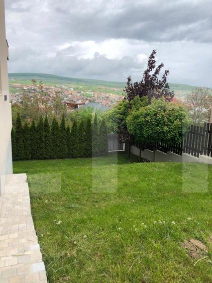 Casa superba, 250 mp utili, 600 mp curte, 3 parcari, zona Stadion CFR