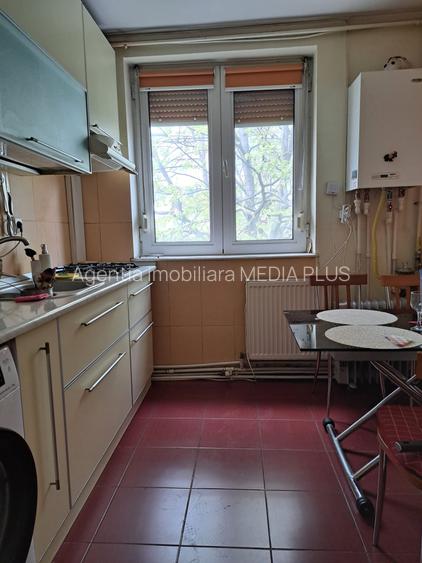 Apartament cu 3 camere de vânzare – Micro 19, Strada Brăilei