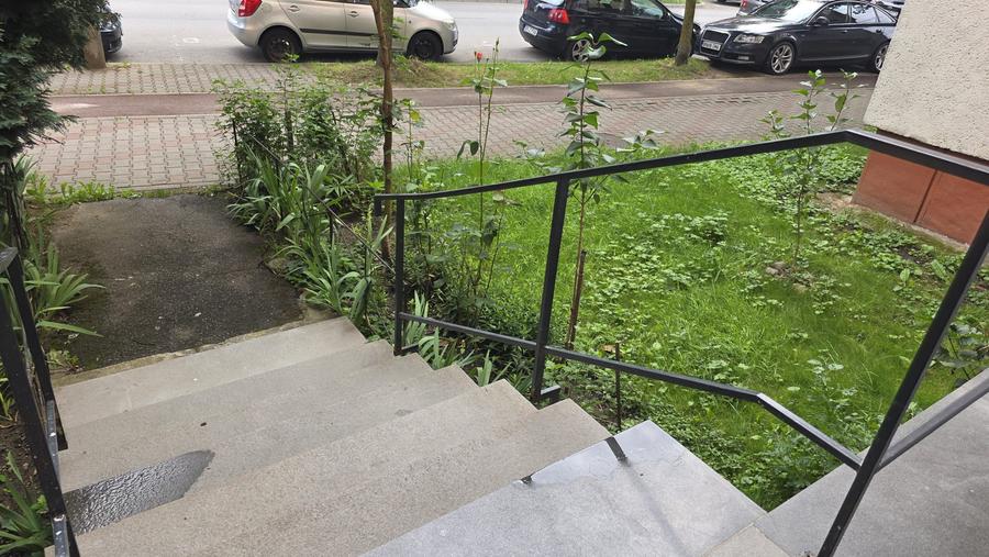 Spatiu comercial , parter , zona Spitalul Judetean !