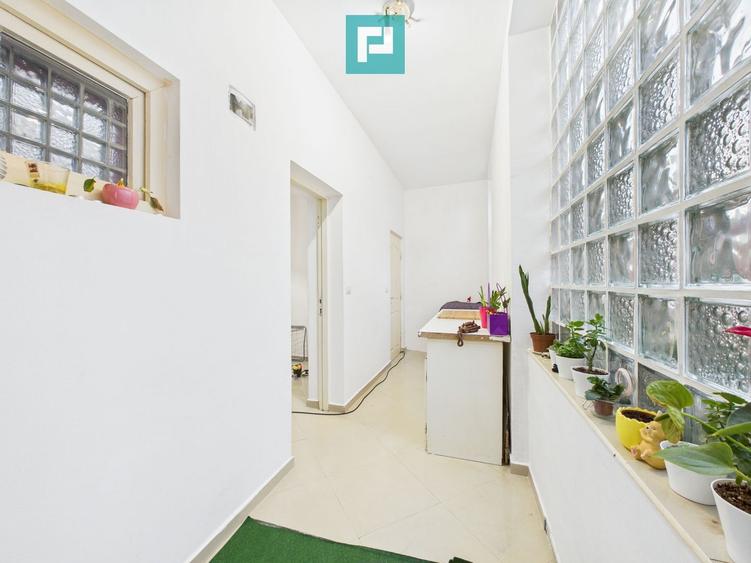 Casa cu 6 camere in Parneava