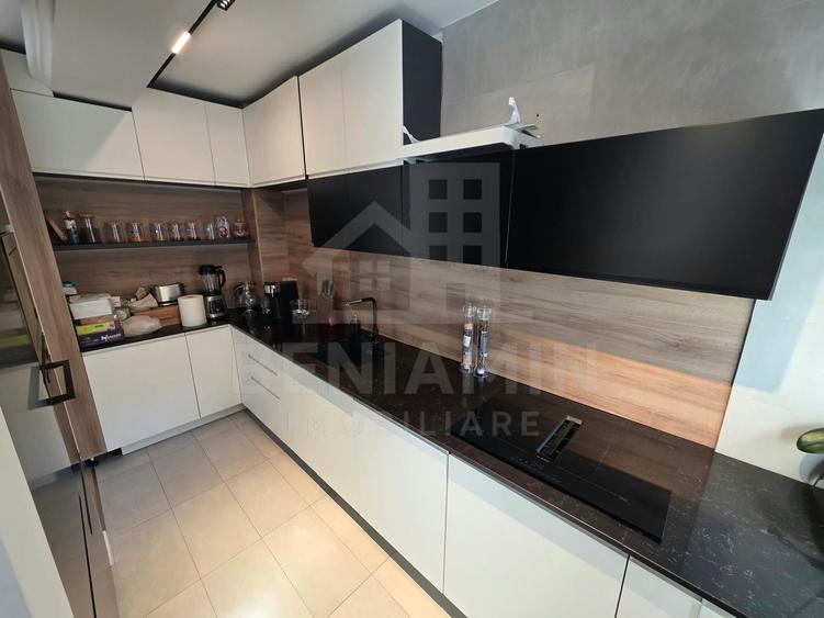 Apartament Superb 3 Camere- Ultracentral- Curte Privată 27mp-Parcare