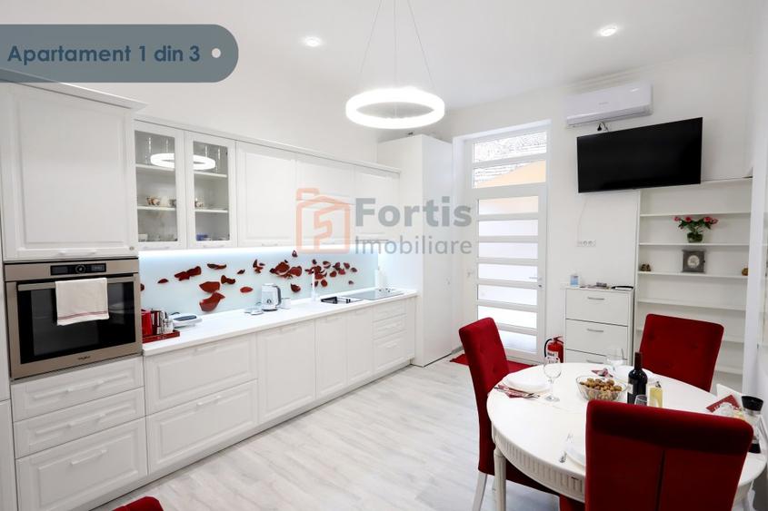 Ansamblu rezidential de vanzare compus din trei apartamente