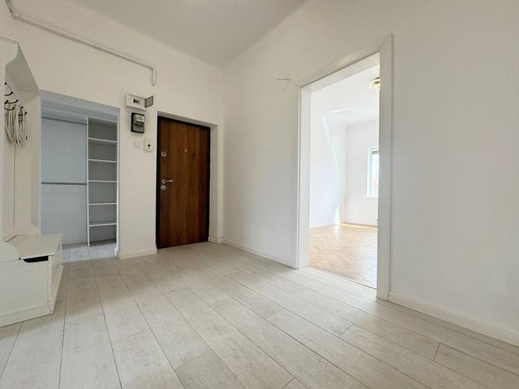 0% comision 2 camere decomandate, orientare Sud, langa Hilton, Central