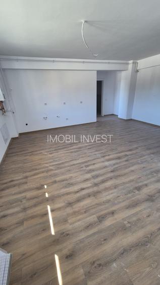 Apartament de vânzare cu 3 camere, bloc nou, etaj 2, parcare inclusă - 3