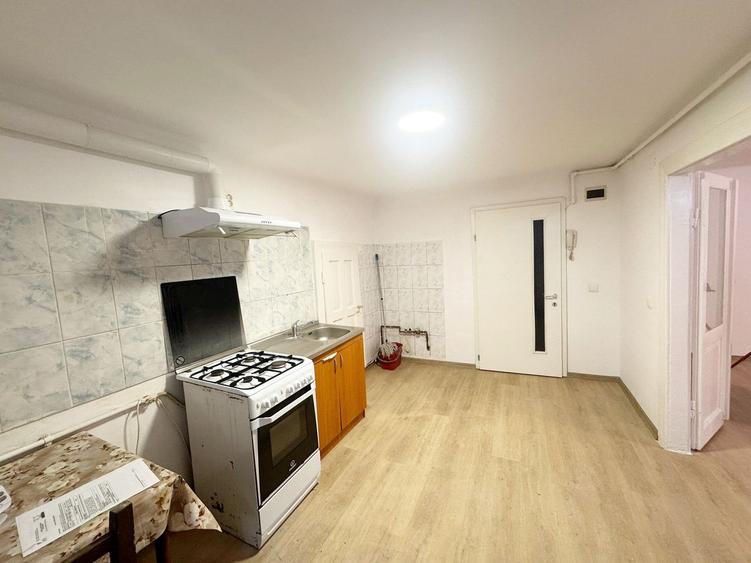 Apartament la demisol 60 mp utili - Str Einstein - Central