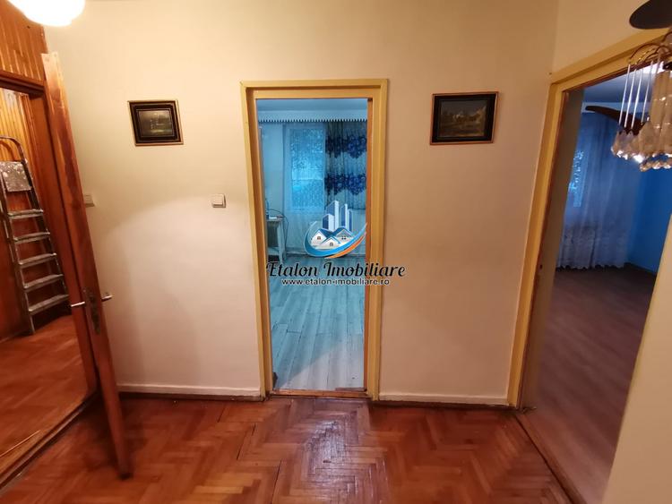 Apartament 3 camere, 2 bai, boxa, parter inalt, zona 1 Mai