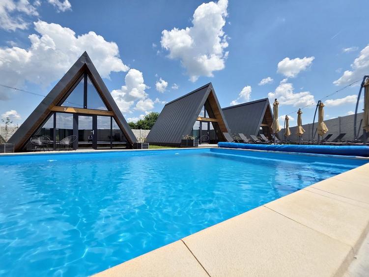 AFACERE LA CHEIE | Complex Turistic Premium A-Frame + Piscină | Snagov