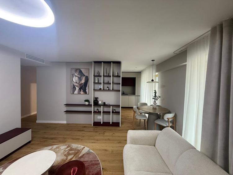 Apartament zona Unirii | 3 cam | Mobilat Lux | Terasa 145 mp | Parcare