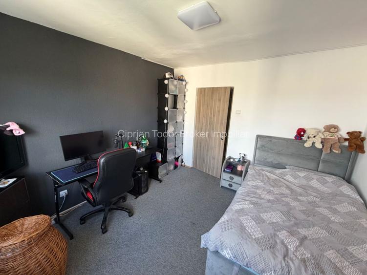 Apartament 3 camere, decomandat  - zona Cetate - 4