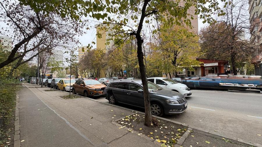REC3001313 De vanzare spatiu comercial la parterul unui bloc 3 camere