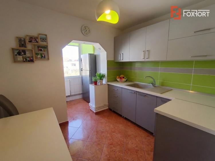 Apartament cu 3 camere de vanzare in zona Soarelui