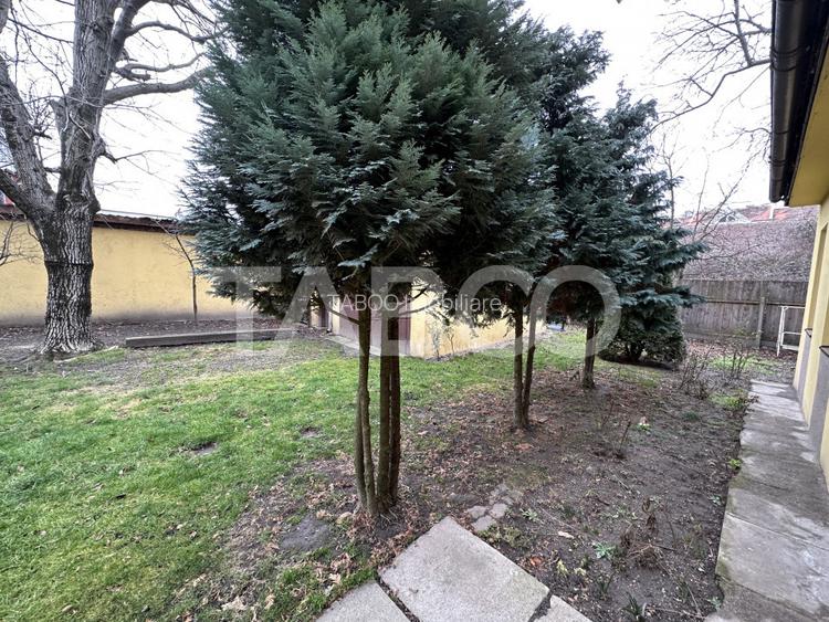 Casa 2 corpuri P+M si P+1 spatiu comercial 70 mpu la strada 2 garaje - 19