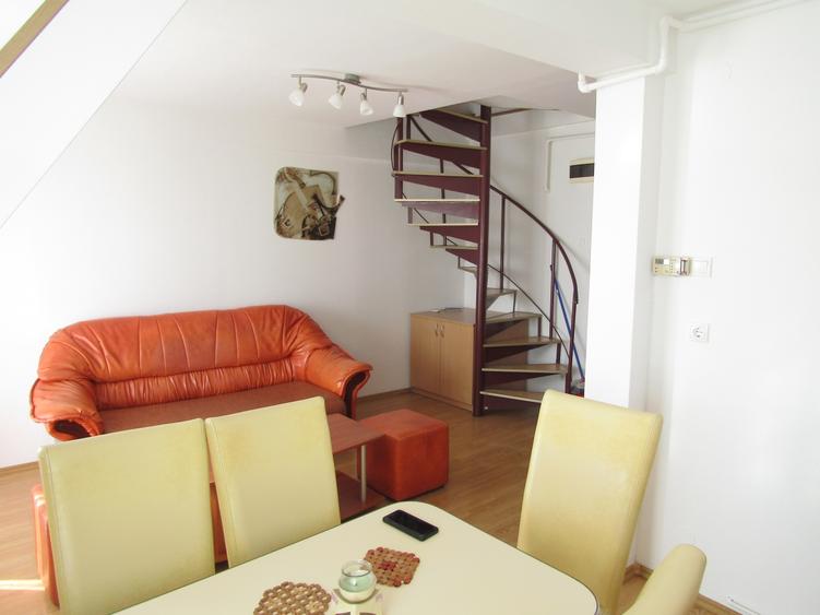 Apartament cu 2 camere + living, pe două niveluri, complet utilat și mobilat