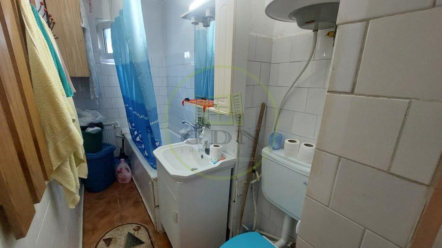 Apartament 3 camere, semidecomandat, etajul 3, Cornitoiu zona Unitatea Militara