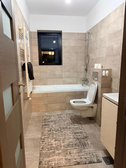 Apartament 2 camere, etaj 2/10, complet mobilat si utilat: aer conditionat,
