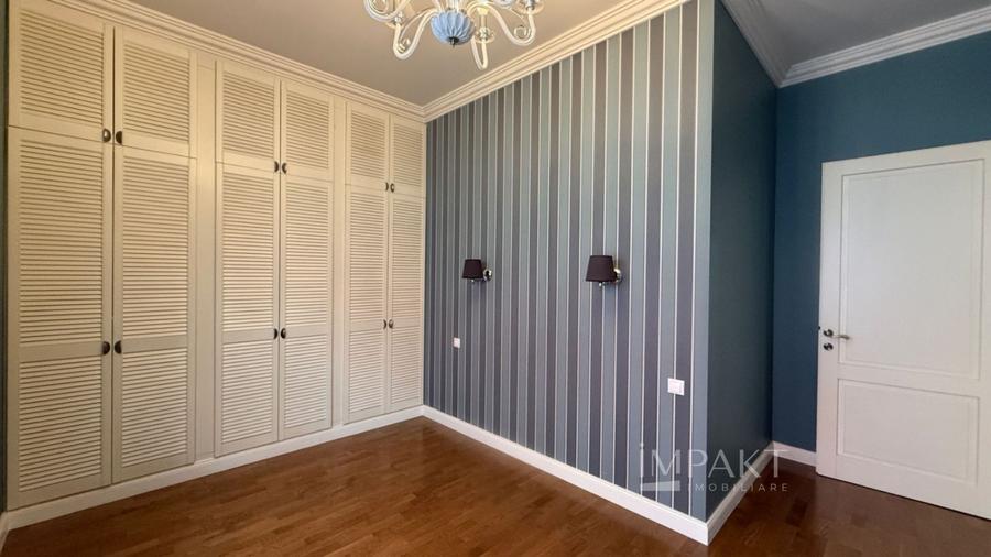 Apartament modern la vila cu gradina si teren 263mp aproape de centru